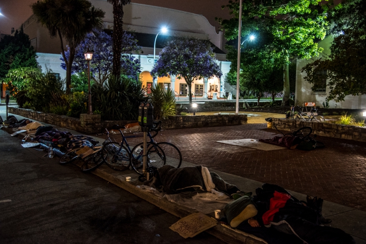 sm_freedom-sleepers-17-santa-cruz-city-hall-protest.jpg 